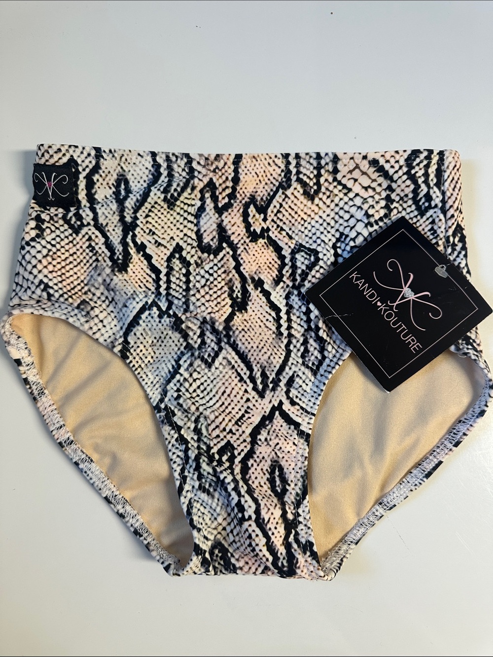 NWT Kandi Kouture bottoms CL 7/8